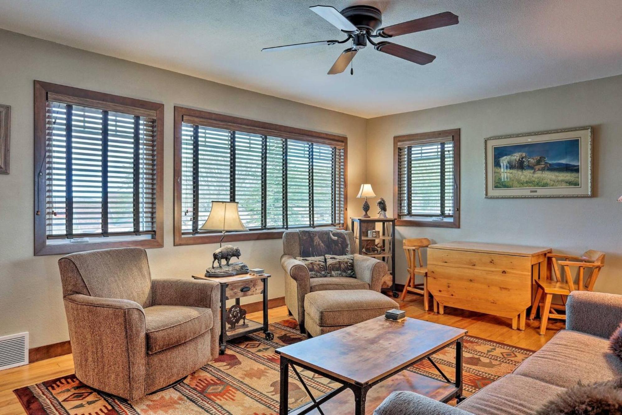 Cozy Custer Cottage W Deck: Walk To Shops Food Екстер'єр фото